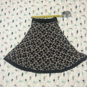 Black & ivory lace skirt